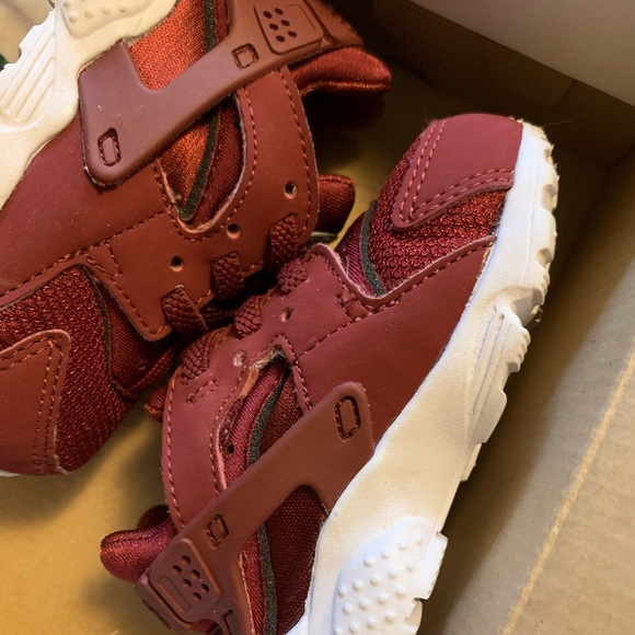 Other - Nike huarache run